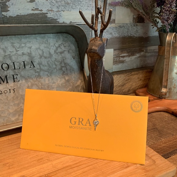 1 ct Moissanite swirl necklace - Picture 2 of 7